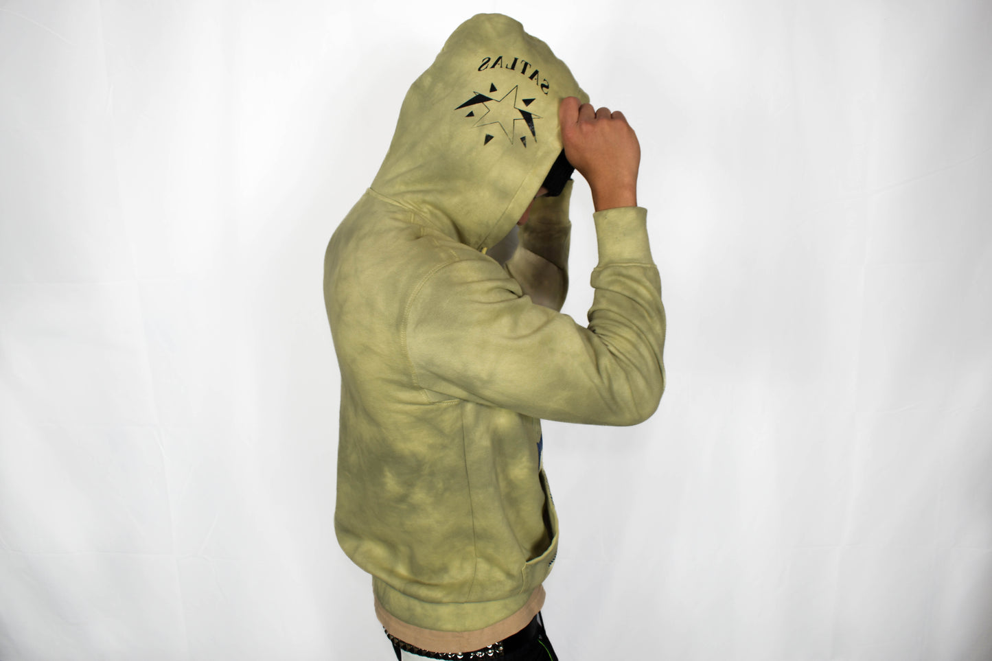 Star hood shawty design Size L fits like a baggy M